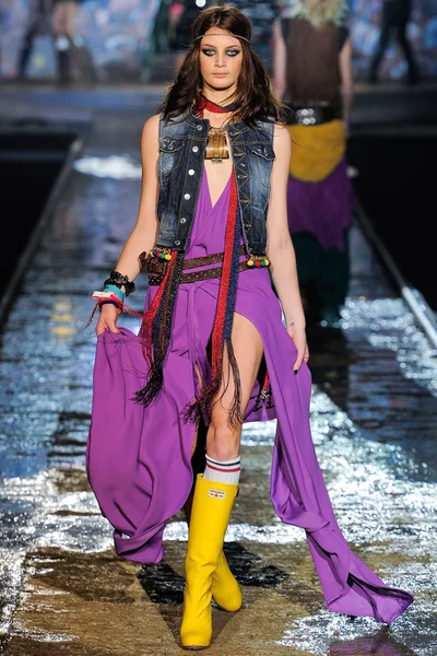Look 30